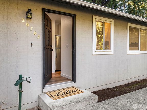4th image of 26763 Border Way NE