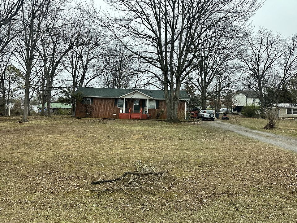 2nd image of 206 Sullivan Trl