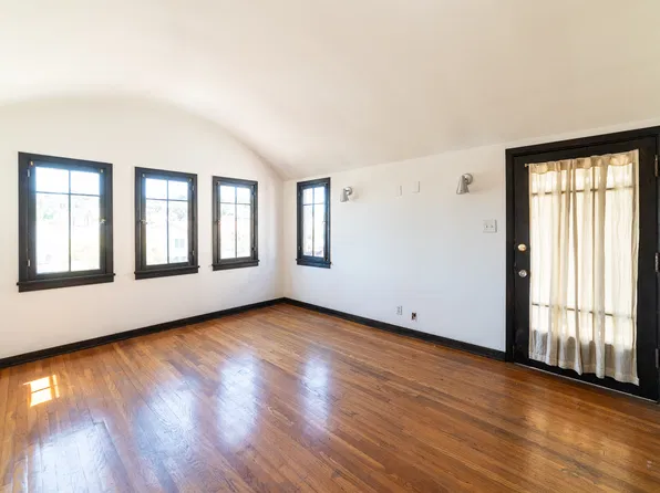 836 Silverlake Blvd, Los Angeles, CA 90004