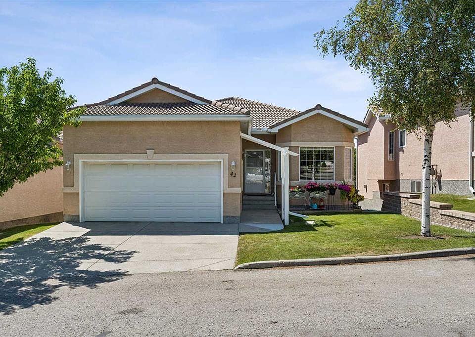 1st image of 42 N Scimitar Cir NW