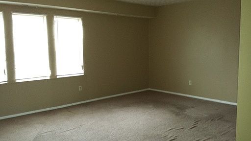 3rd image of 566 Glenwood Ave APT 36