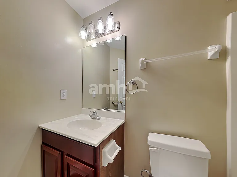 1081 Riverwalk Ct — Photo 16