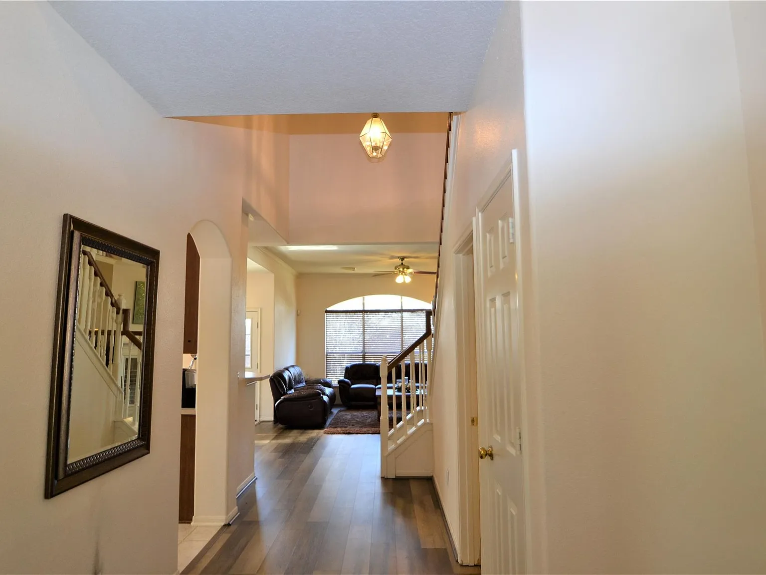 4 bed, 2.5 bath, 2445 sqft, $2,450 — Photo 2