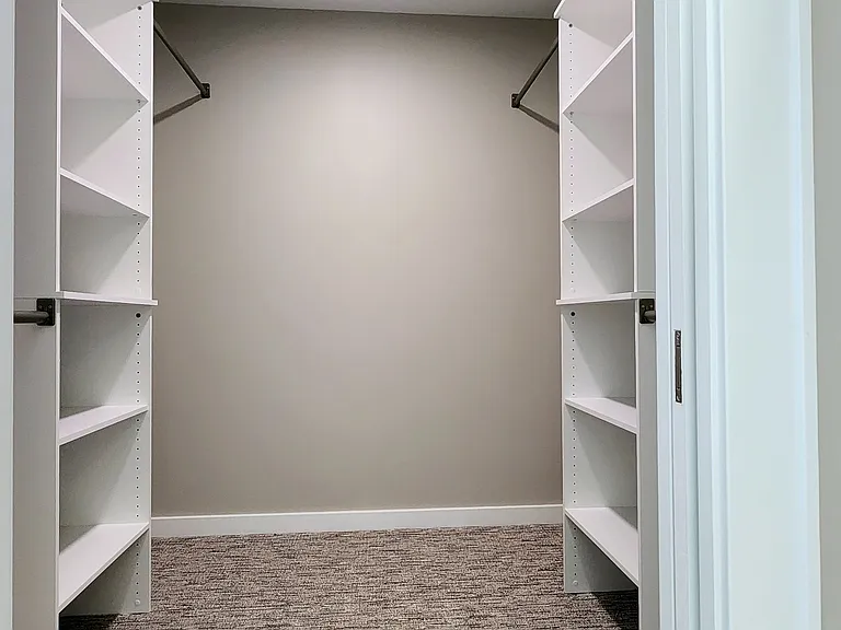 512 W Broadway Ave — Photo 12