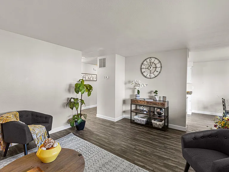 Irving Place Apartments — Photo 65