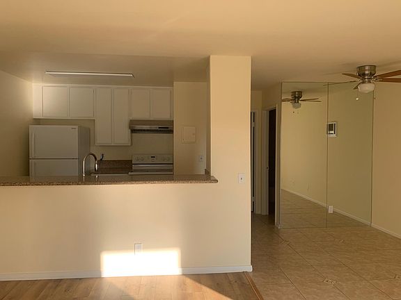3rd image of 20930 Parthenia St Unit 203