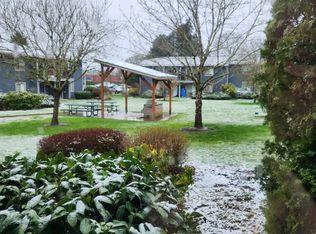 28900 SW Parkway Ave APT 11, Wilsonville, OR 97070