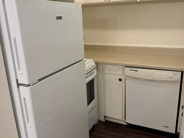 Spanish Oaks — Photo 16
