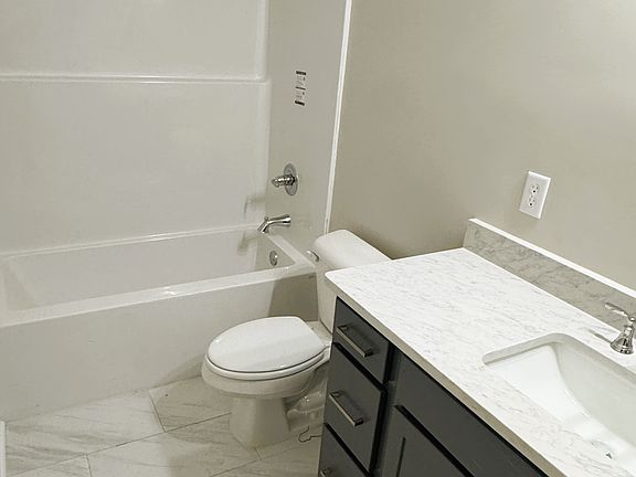 5th image of 547 Berclair Rd #102