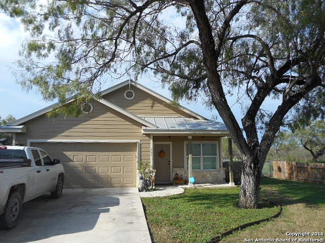 1st image of 905 Pecan St
