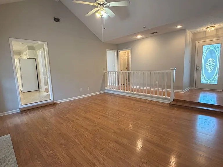 199 Amelia Dr W — Photo 5