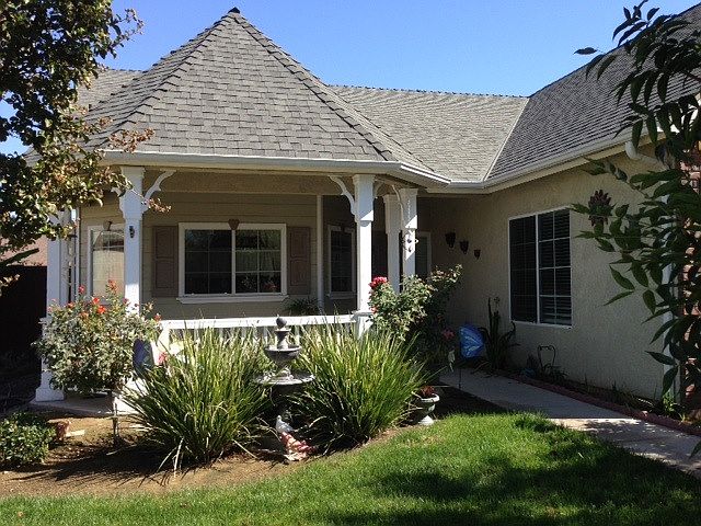 1st image of 330 S Apricot Ave
