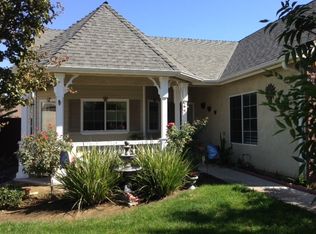 330 S Apricot Ave, Fresno, CA