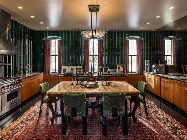 462 W 23rd St, New York, NY 10011