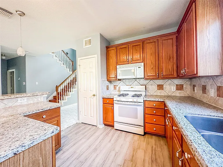 14627 Cypress Cottage Ct — Photo 11