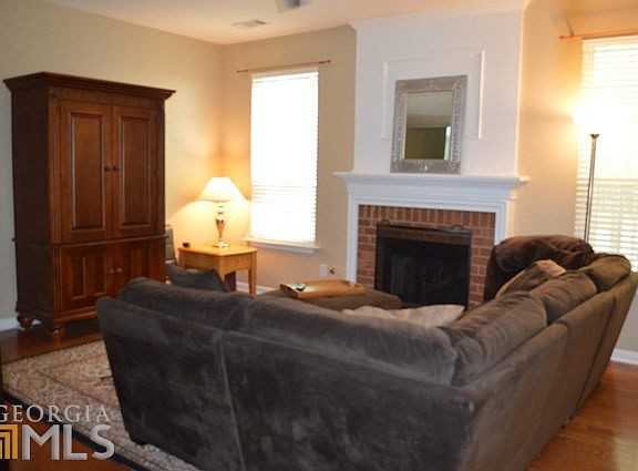 3rd image of 1866 Oakwood Grove Dr