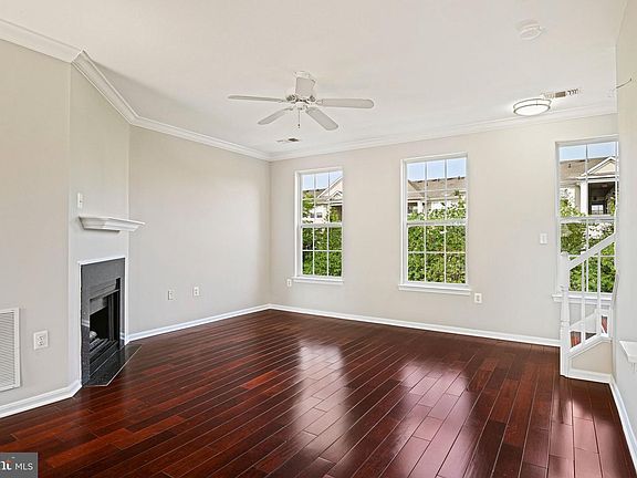 5th image of 21792 Jarvis Sq