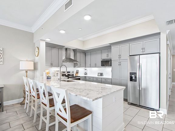 4th image of 533 E Beach Blvd #15B2