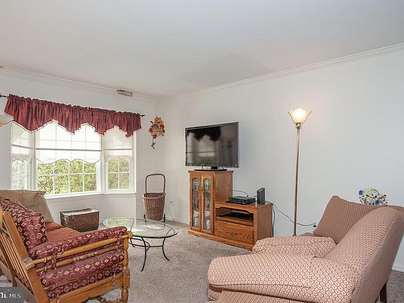 3rd image of 8540 Enochs Dr