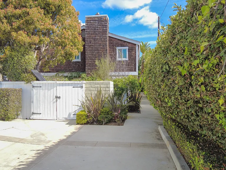 322 Ogle St #C — Photo 4