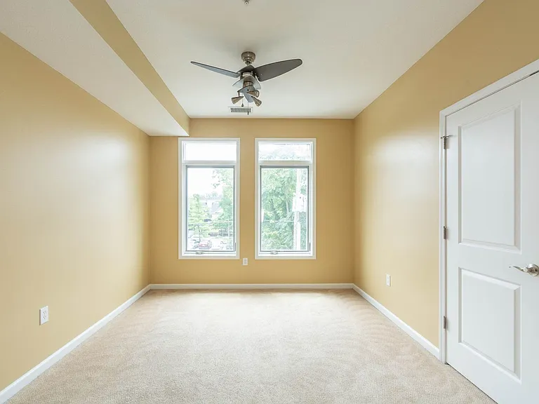 422 E Kirkwood Ave — Photo 33
