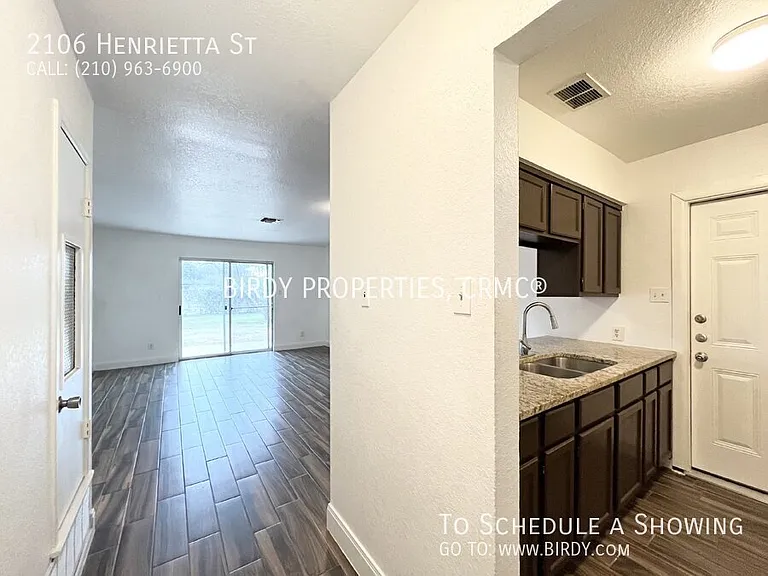 2106 Henrietta St — Photo 7