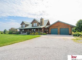27 Oak Ridge Rd, Superior, NE 68978