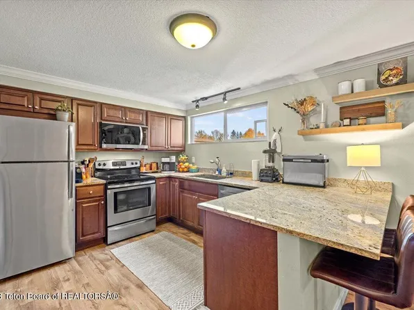 750 Powderhorn Ln APT O-2, Jackson, WY 83001