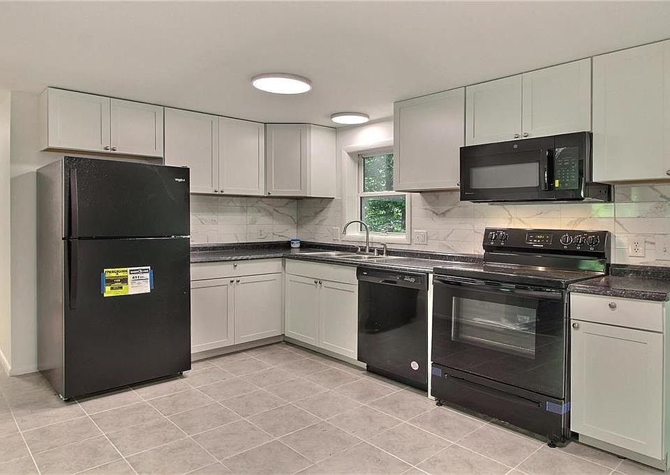 243 Paxinos Dr, Pocono Lake, PA 18347 Zillow