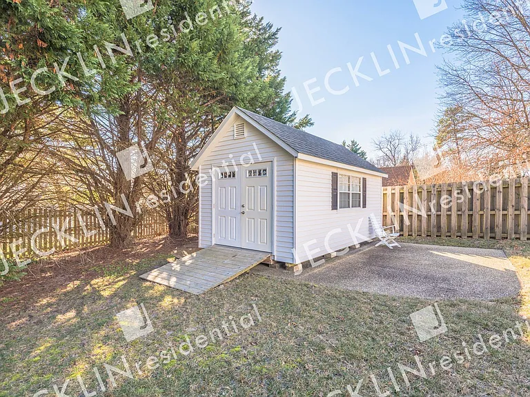 10653 Anna Marie Dr — Photo 43