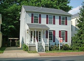 2nd image of 10 Cornwall St NE