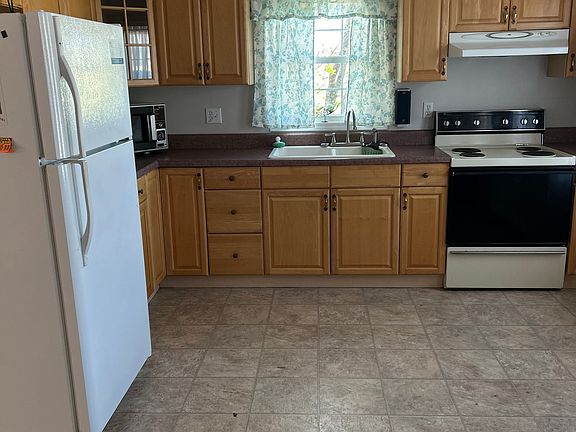 3rd image of 126 Blakemore Mill Rd