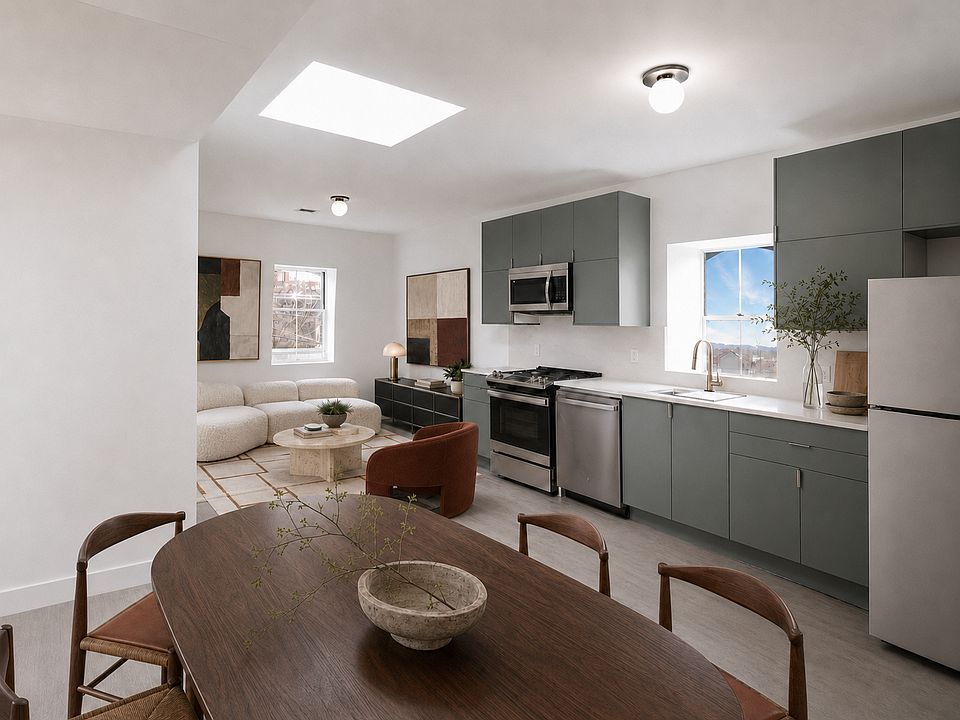 1st image of 77 Chambers St #4