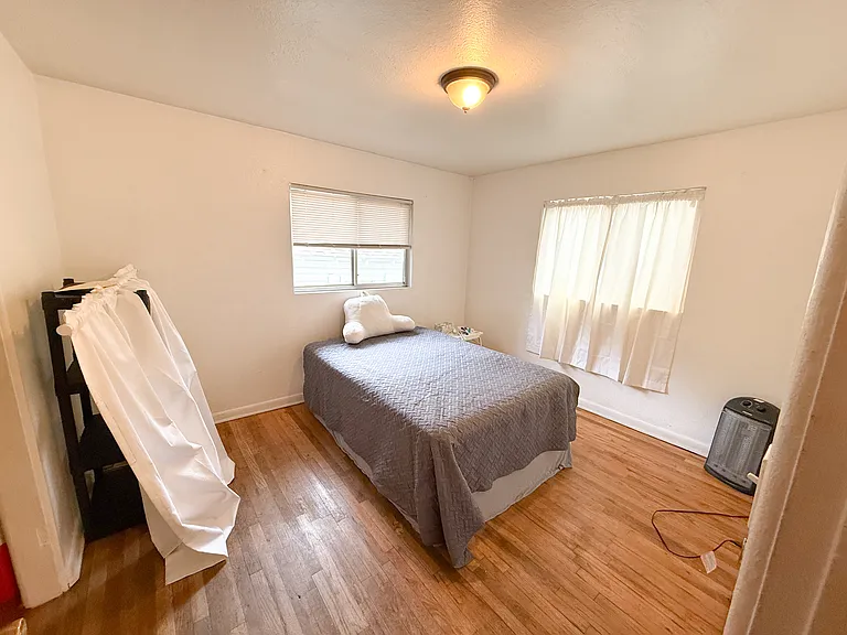 111 E Plum St #111 — Photo 3