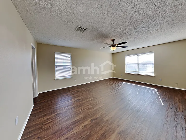 1706 Santa Fe Trl — Photo 13