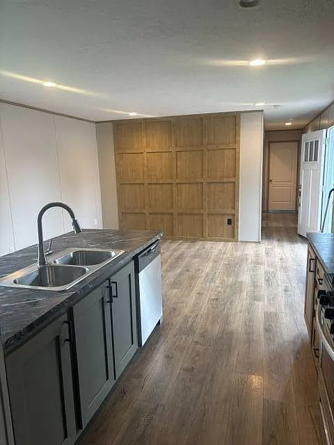3 bed, 2.0 bath, 1012 sqft, $1,050 — Photo 4