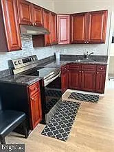 1414 W Tioga St #2F — Photo 3