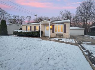 424 Saint Marys Pkwy, Buffalo Grove, IL 60089