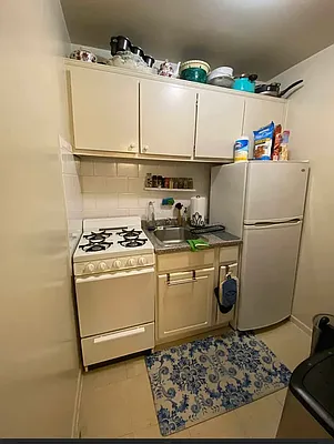 Rented by City Connections Realty | media 3