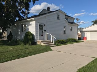 1251 S 32nd St, Manitowoc, WI 54220