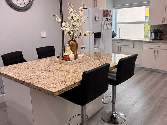 4th image of 1590 W 46th St #236