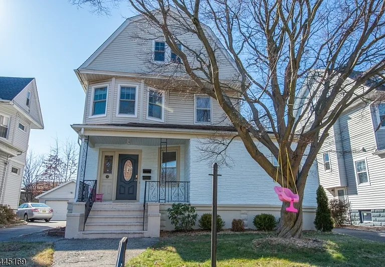 10 Grove Ter #2B — Photo 1