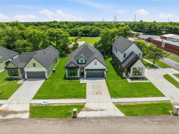 301 E Locust, Leonard, TX 75452