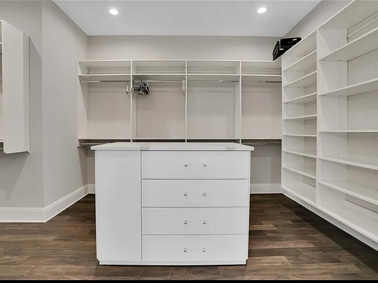 210 S Shore Crest Dr — Photo 23