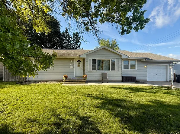 514 Cahill St, Arthur, IL 61911