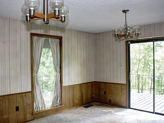 5th image of 399 River Dr