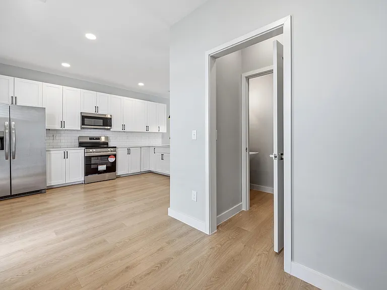 407 Curtis Hilton Way — Photo 13