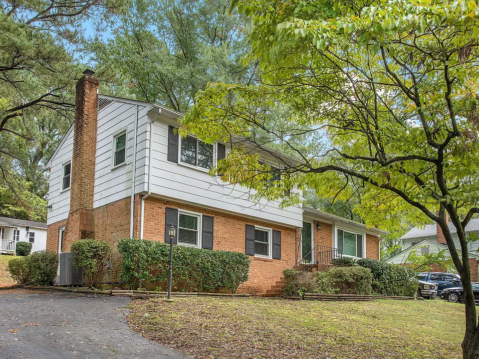 2115 Cedarhurst Dr