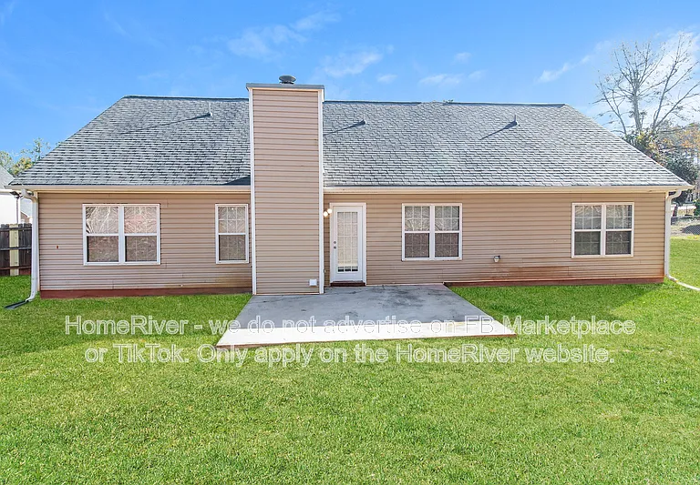 35 Chapman Way — Photo 16