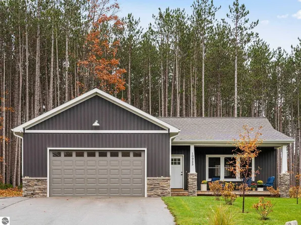 10925 Marcella Ln, Traverse City, MI 49685